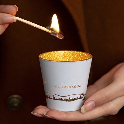 Воск Tealight сои опарника чашки силуэта зеленой белизны неубедительный вне душил свечи