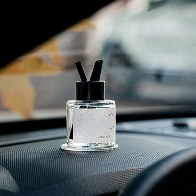 отражетель автомобиля Freshener воздуха бутылки стекла ароматерапии 50ml с силиконом не смещает циновка